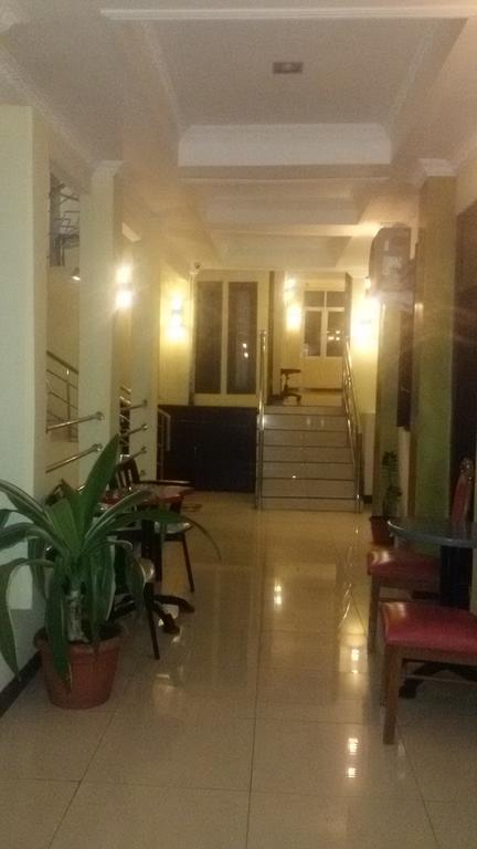 Guest House Salon Fora Gegerkalong Setiabudhi Bandung Buitenkant foto