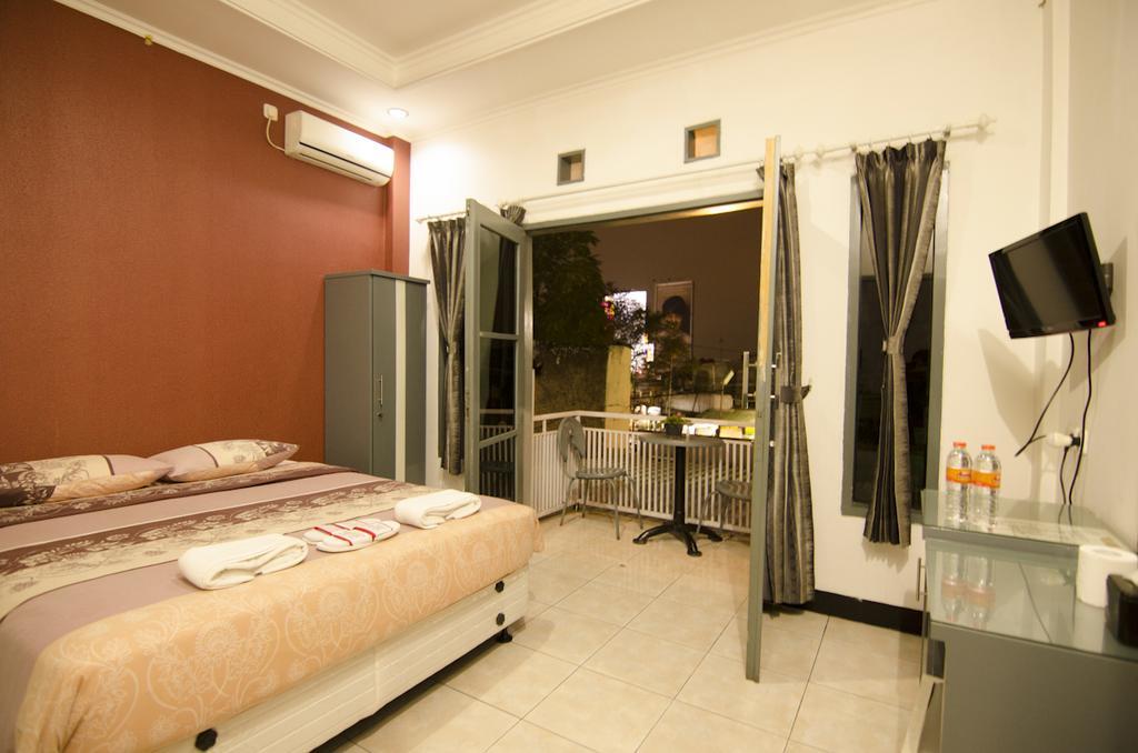 Guest House Salon Fora Gegerkalong Setiabudhi Bandung Buitenkant foto