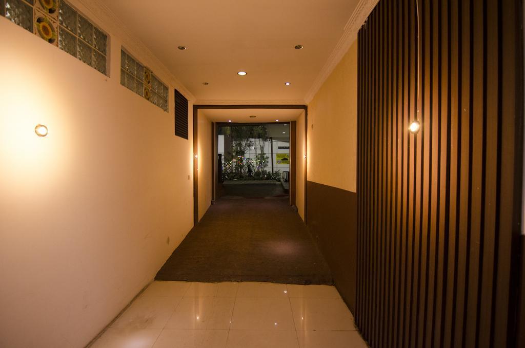 Guest House Salon Fora Gegerkalong Setiabudhi Bandung Buitenkant foto