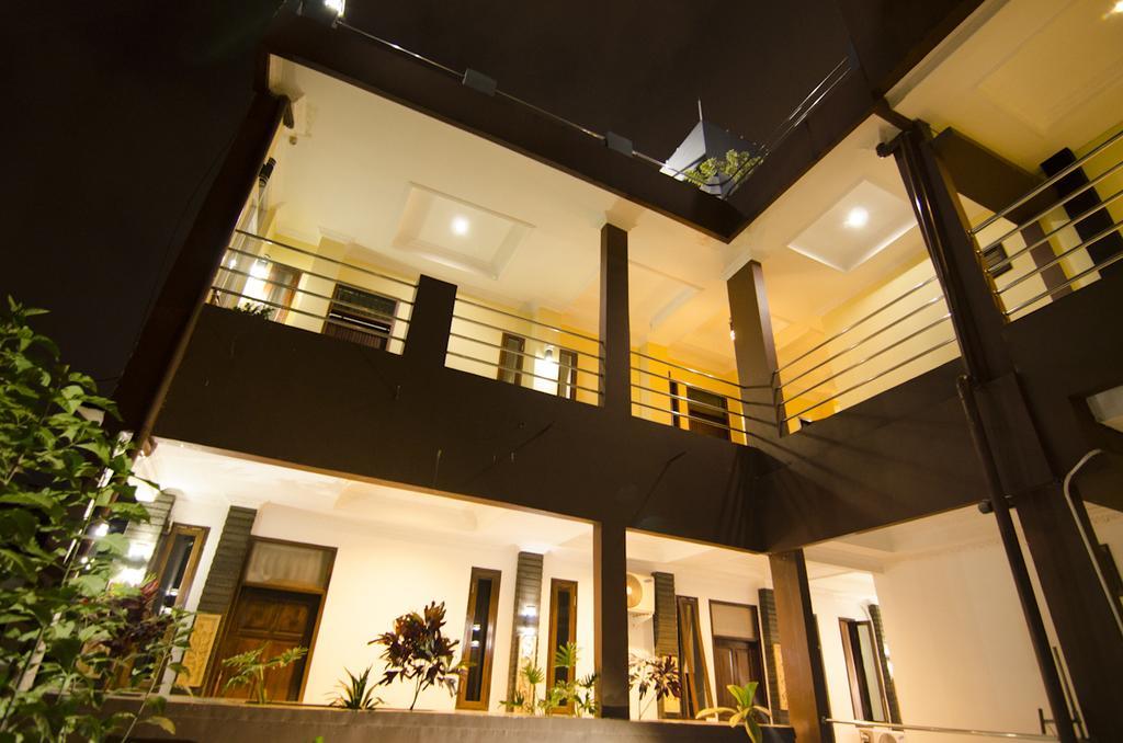 Guest House Salon Fora Gegerkalong Setiabudhi Bandung Buitenkant foto